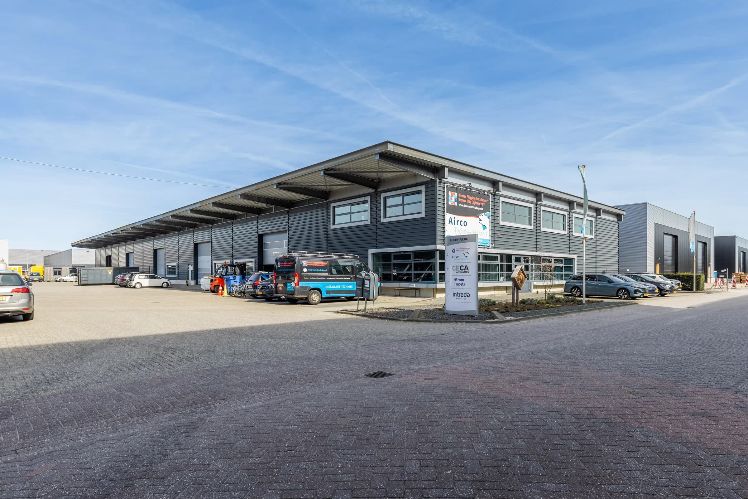 Bedrijfsgebouw exterieur, BOG vastgoedfotografie Friesland